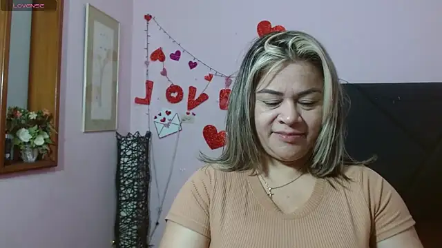 pamela echeverria online show from 06-06-26, 11:48