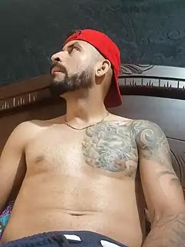 Snapshot of Alexsexygamer chatting on 10-22-25, 12:44 Alexsexygamer online show from 10-22-25, 12:44