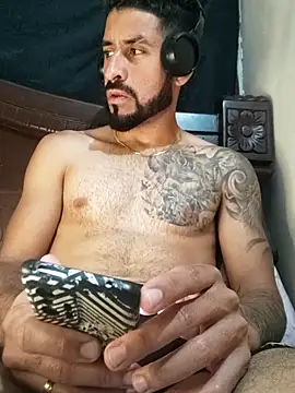 Snapshot of Alexsexygamer chatting on 10-27-25, 10:36 Alexsexygamer online show from 10-27-25, 10:36