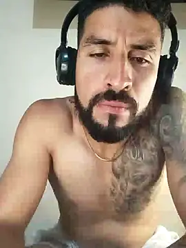 Snapshot of Alexsexygamer chatting on 10-31-25, 01:28 Alexsexygamer online show from 10-31-25, 01:28