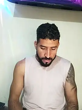 Snapshot of Alexsexygamer chatting on 11-02-25, 05:26 Alexsexygamer online show from 11-02-25, 05:26