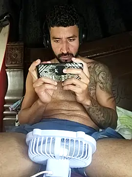 Snapshot of Alexsexygamer chatting on 12-04-25, 04:33 Alexsexygamer online show from 12-04-25, 04:33