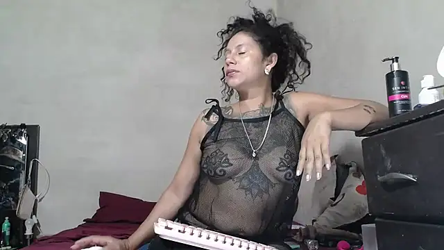 CataleyaRosee online show from 04-27-26, 06:55