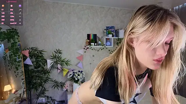 AnnyiBlue online show from 04-25-26, 12:19