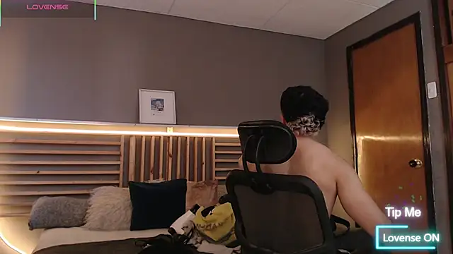 PaulEvens online show from 02-11-26, 01:05