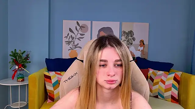 Snapshot of SweetyLicky chatting on 01-08-26, 04:09 SweetyLicky online show from 01-08-26, 04:09