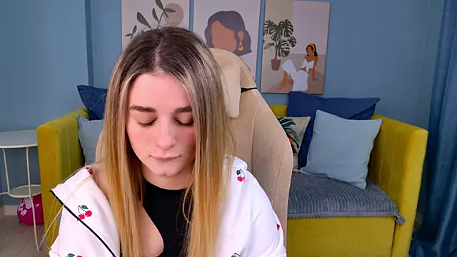 Snapshot of SweetyLicky chatting on 01-17-26, 04:11 SweetyLicky online show from 01-17-26, 04:11