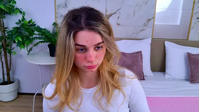 Snapshot of SweetyLicky chatting on 02-06-26, 03:59 SweetyLicky online show from 02-06-26, 03:59