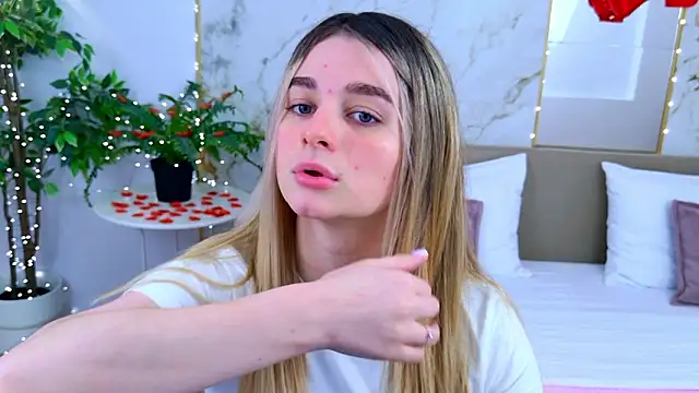 Snapshot of SweetyLicky chatting on 02-08-26, 03:59 SweetyLicky online show from 02-08-26, 03:59