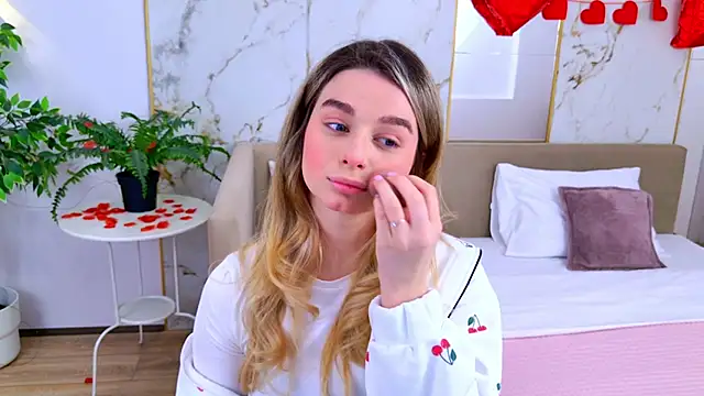 Snapshot of SweetyLicky chatting on 02-11-26, 04:12 SweetyLicky online show from 02-11-26, 04:12