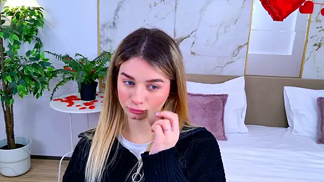 Snapshot of SweetyLicky chatting on 02-12-26, 04:13 SweetyLicky online show from 02-12-26, 04:13