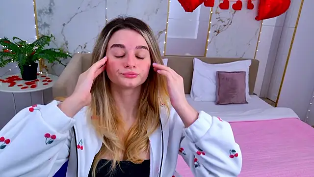 Snapshot of SweetyLicky chatting on 02-13-26, 04:03 SweetyLicky online show from 02-13-26, 04:03