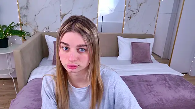 Snapshot of SweetyLicky chatting on 02-23-26, 04:04 SweetyLicky online show from 02-23-26, 04:04