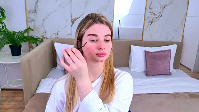 Snapshot of SweetyLicky chatting on 03-08-26, 04:11 SweetyLicky online show from 03-08-26, 04:11