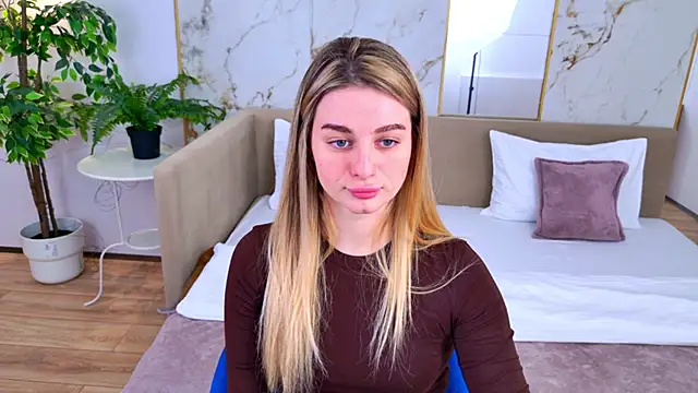 Snapshot of SweetyLicky chatting on 03-09-26, 04:11 SweetyLicky online show from 03-09-26, 04:11