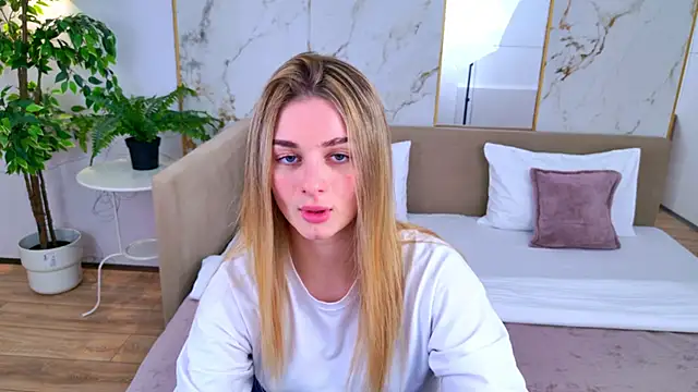 Snapshot of SweetyLicky chatting on 03-10-26, 04:01 SweetyLicky online show from 03-10-26, 04:01