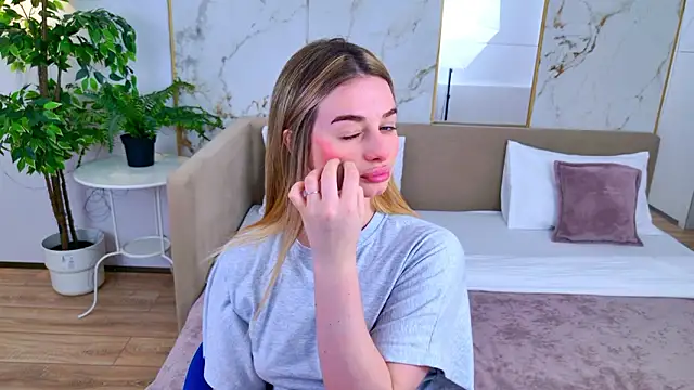 Snapshot of SweetyLicky chatting on 03-15-26, 04:13 SweetyLicky online show from 03-15-26, 04:13