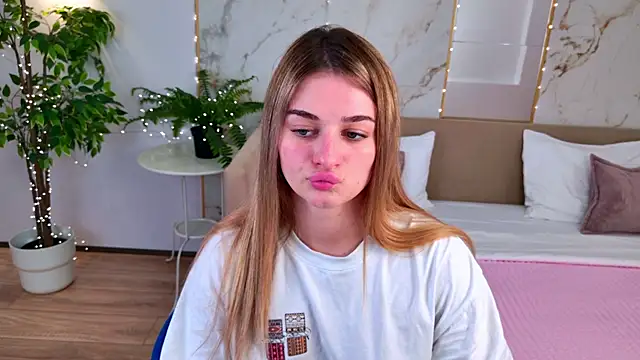 Snapshot of SweetyLicky chatting on 06-09-26, 04:07 SweetyLicky online show from 06-09-26, 04:07