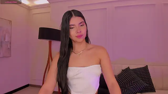 MiaLaurence online show from 11-23-25, 11:43