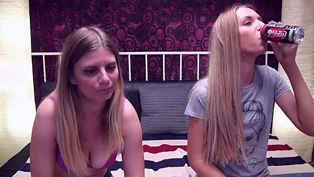 Snapshot of BlondeWitches chatting on 11-22-25, 12:42 BlondeWitches online show from 11-22-25, 12:42