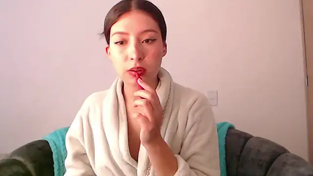 Snapshot of -Ivonny chatting on 09-28-25, 08:25 -Ivonny online show from 09-28-25, 08:25
