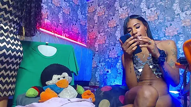 Snapshot of thedirtydollsxxx chatting on 09-13-25, 10:20 thedirtydollsxxx online show from 09-13-25, 10:20