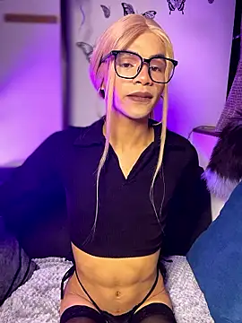 Snapshot of Katy_bratz_ chatting on 01-17-26, 04:28 Katy bratz online show from 01-17-26, 04:28