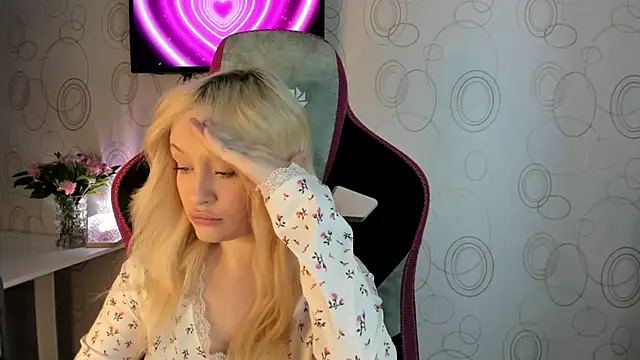 Julliakoill online show from 02-13-26, 11:06