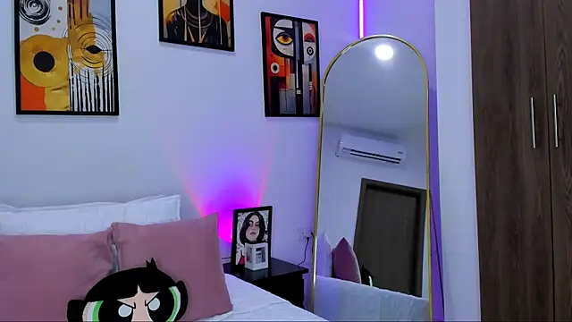 Snapshot of Valkyrie_sky chatting on 11-06-25, 04:24 Valkyrie sky online show from 11-06-25, 04:24