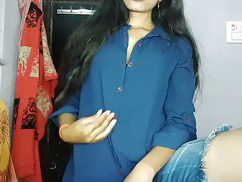 Snapshot of ROSE_GOLDE chatting on 12-20-25, 08:10 ROSE GOLDE online show from 12-20-25, 08:10