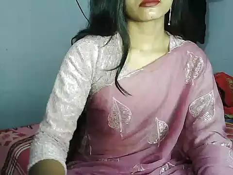 Snapshot of ROSE_GOLDE chatting on 01-06-26, 04:38 ROSE GOLDE online show from 01-06-26, 04:38