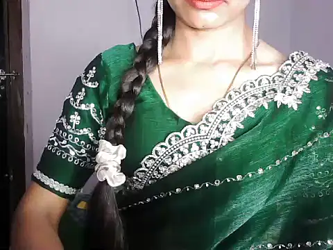 Snapshot of ROSE_GOLDE chatting on 02-05-26, 02:43 ROSE GOLDE online show from 02-05-26, 02:43