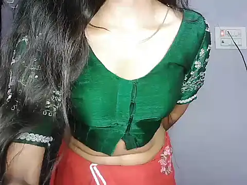 Snapshot of ROSE_GOLDE chatting on 02-11-26, 06:35 ROSE GOLDE online show from 02-11-26, 06:35