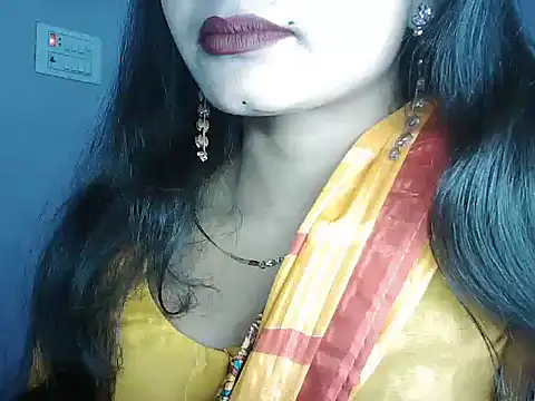 Snapshot of ROSE_GOLDE chatting on 02-19-26, 04:25 ROSE GOLDE online show from 02-19-26, 04:25