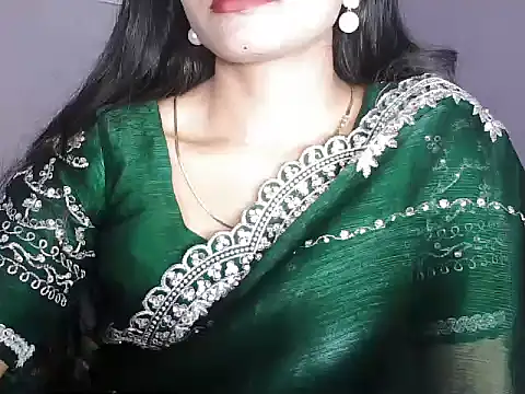 Snapshot of ROSE_GOLDE chatting on 02-21-26, 05:25 ROSE GOLDE online show from 02-21-26, 05:25