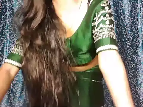 Snapshot of ROSE_GOLDE chatting on 03-15-26, 04:24 ROSE GOLDE online show from 03-15-26, 04:24