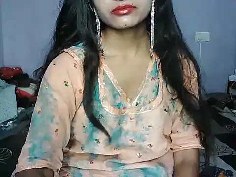 Snapshot of ROSE_GOLDE chatting on 05-24-26, 05:01 ROSE GOLDE online show from 05-24-26, 05:01