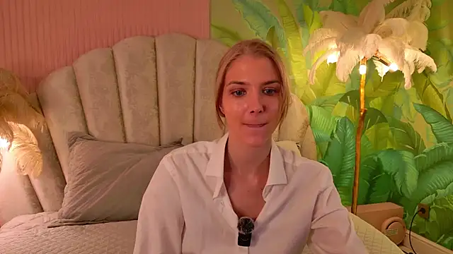 4example Chloe online show from 06-15-26, 05:31