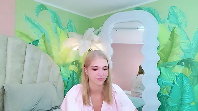 4example Chloe online show from 07-20-26, 05:55