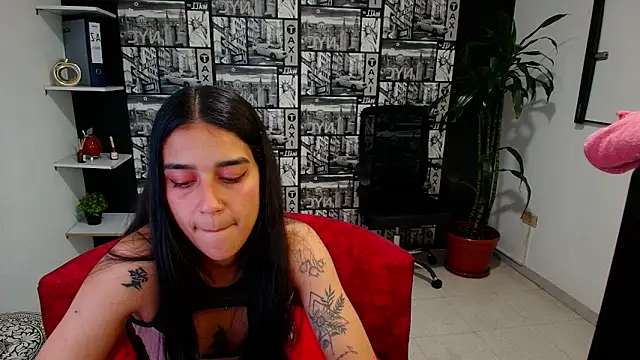 Snapshot of DanielaMonroe chatting on 05-02-26, 12:26 DanielaMonroe online show from 05-02-26, 12:26