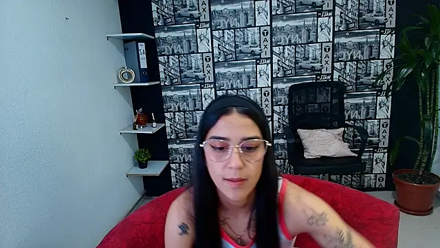 Snapshot of DanielaMonroe chatting on 05-06-26, 11:21 DanielaMonroe online show from 05-06-26, 11:21