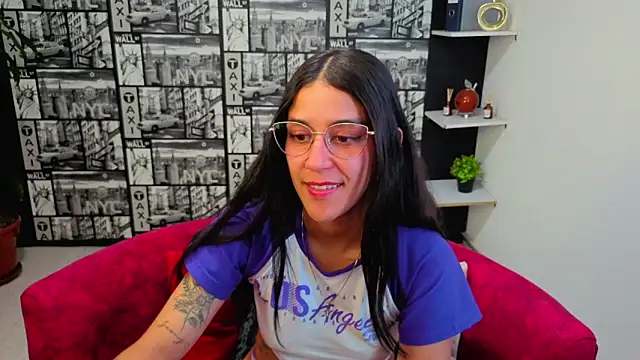 Snapshot of DanielaMonroe chatting on 06-11-26, 12:32 DanielaMonroe online show from 06-11-26, 12:32