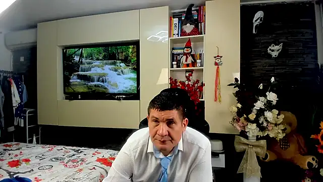 SpartacusDaddy48 online show from 04-18-26, 05:39