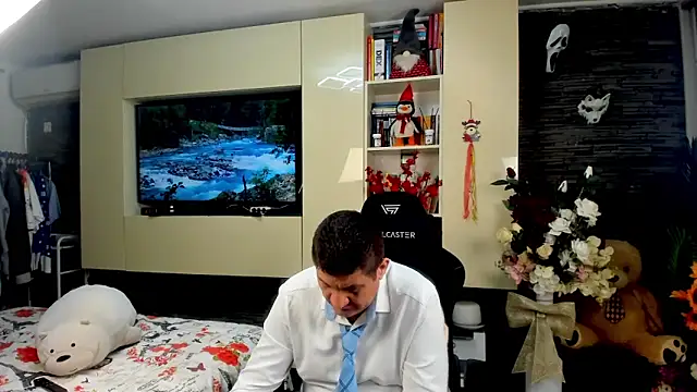 SpartacusDaddy48 online show from 04-19-26, 10:58