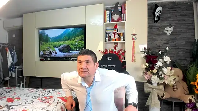 SpartacusDaddy48 online show from 04-20-26, 05:05