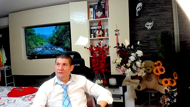 SpartacusDaddy48 online show from 05-19-26, 08:26