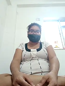Snapshot of Elie_couple143 chatting on 10-03-25, 07:49 Elie couple143 online show from 10-03-25, 07:49