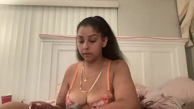 sweetnjuicyyy online show from 10-15-25, 05:18