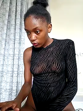 Miss-Hennessy online show from 03-19-26, 12:09