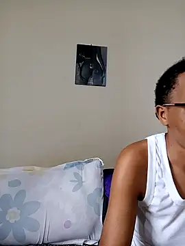 Miss-Hennessy online show from 04-27-26, 10:46